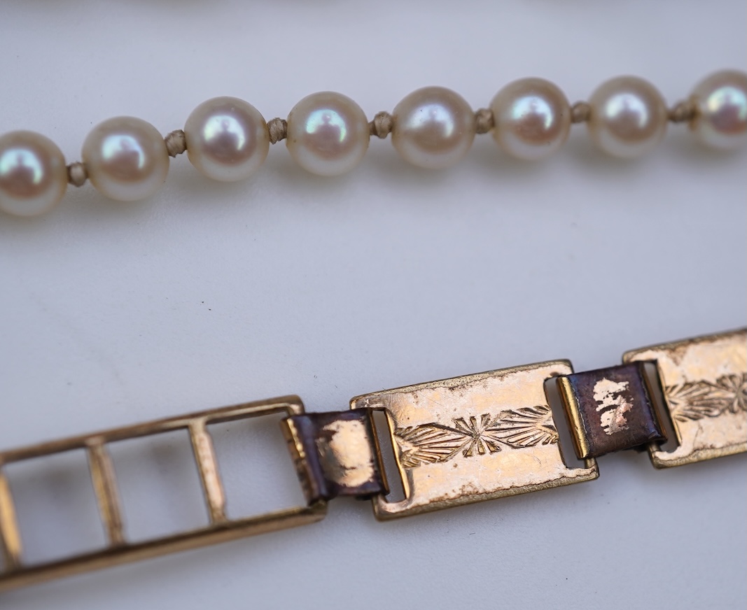 A collection of jewels, early-mid 20th century
